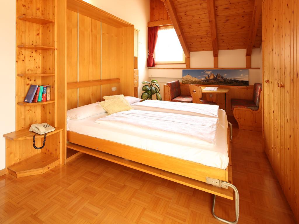 Residence Rose San Candido Ruang foto
