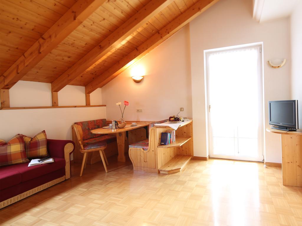 Residence Rose San Candido Bagian luar foto